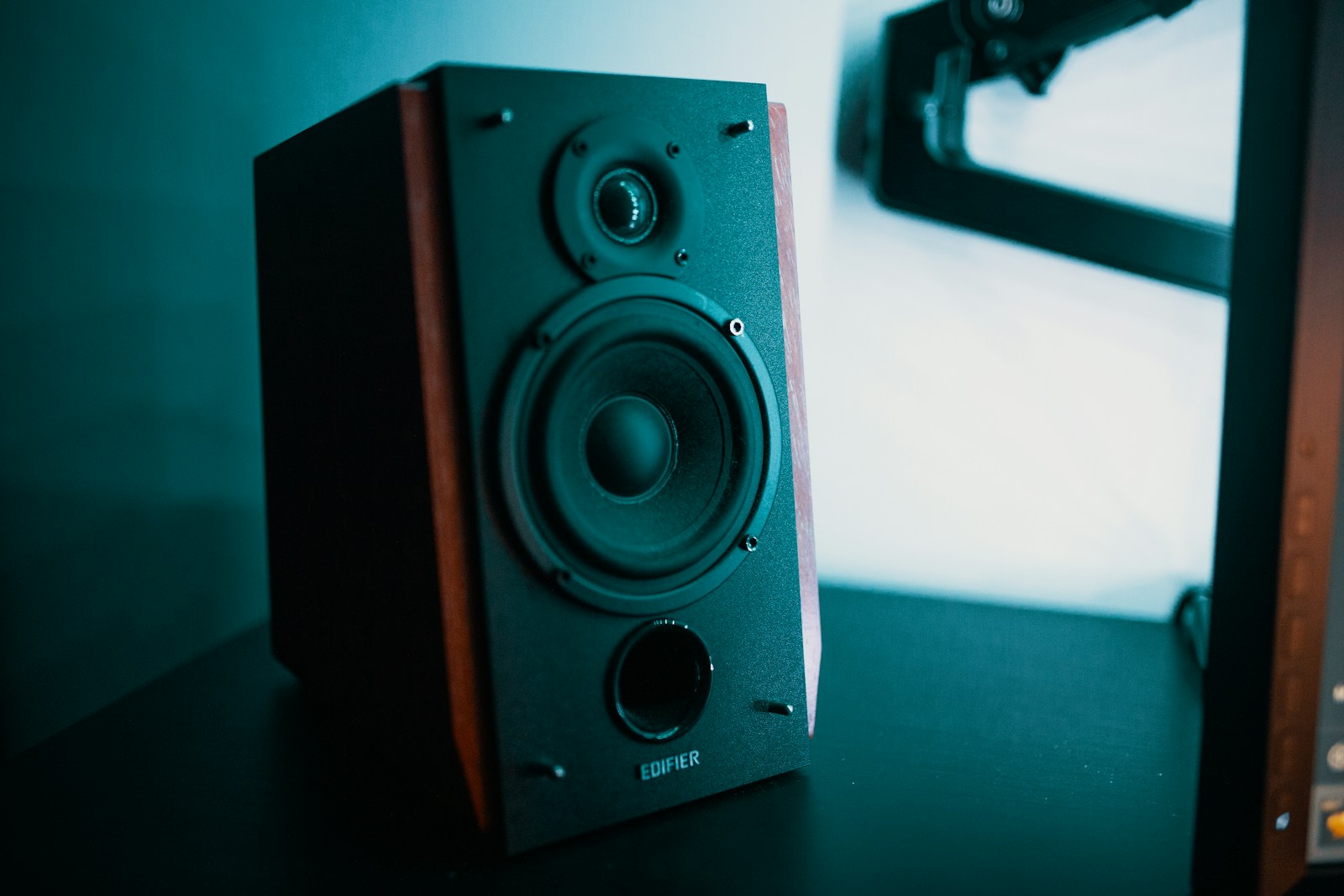The Small-Speaker Deal to Check Without Chasing the Discount